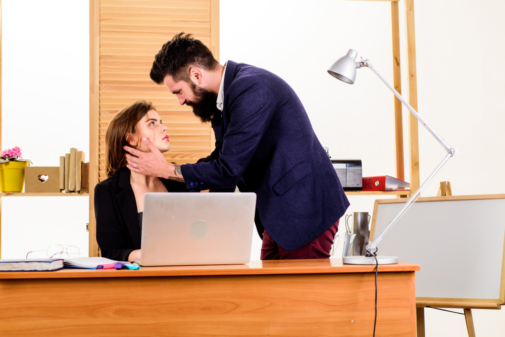 職場の好きな女性を振り向かせたい 社内恋愛でのアプローチ方法とは 新 男の恋愛バイブル